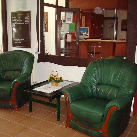 Hotel Termal Tiszaújváros 外观 照片