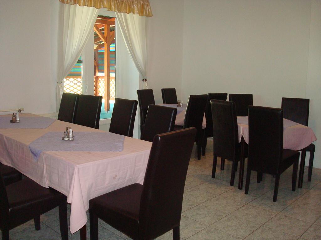 Hotel Termal Tiszaújváros 外观 照片