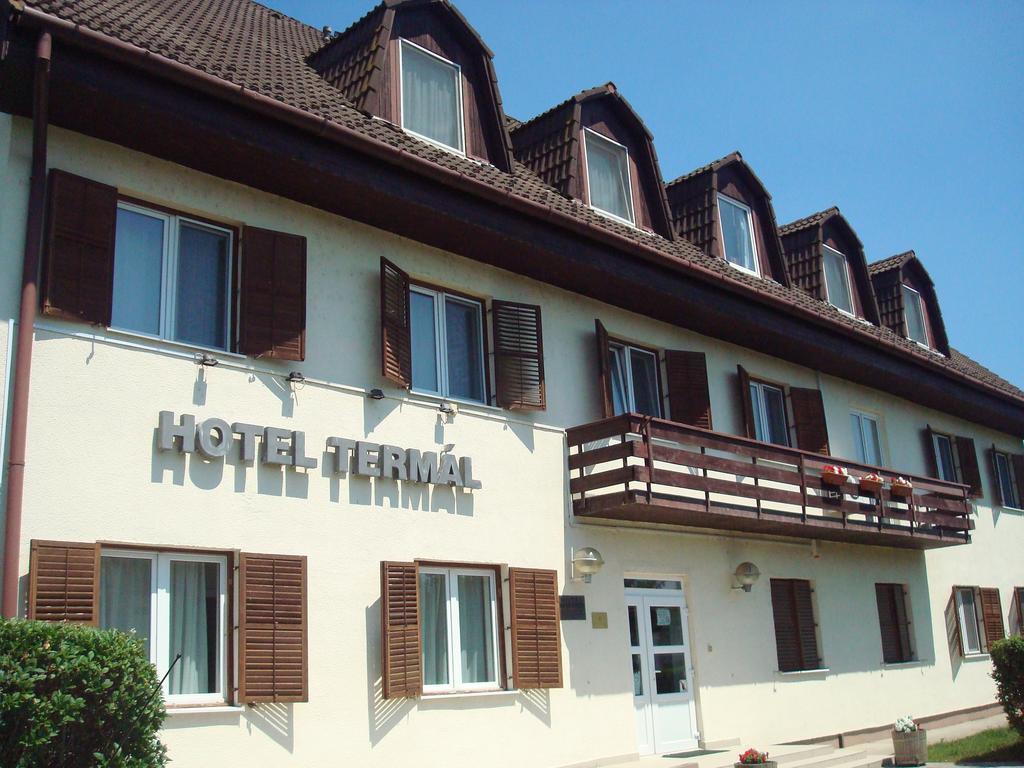 Hotel Termal Tiszaújváros 外观 照片