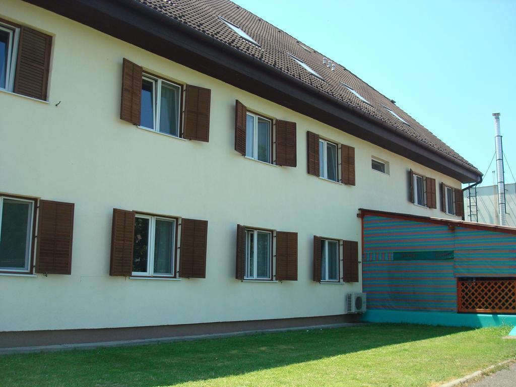Hotel Termal Tiszaújváros 外观 照片