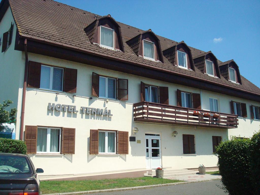 Hotel Termal Tiszaújváros 外观 照片