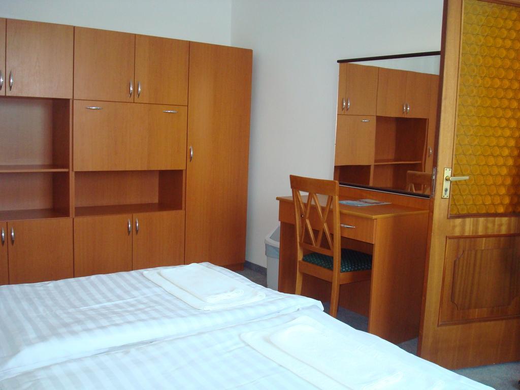 Hotel Termal Tiszaújváros 外观 照片
