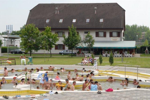 Hotel Termal Tiszaújváros 外观 照片